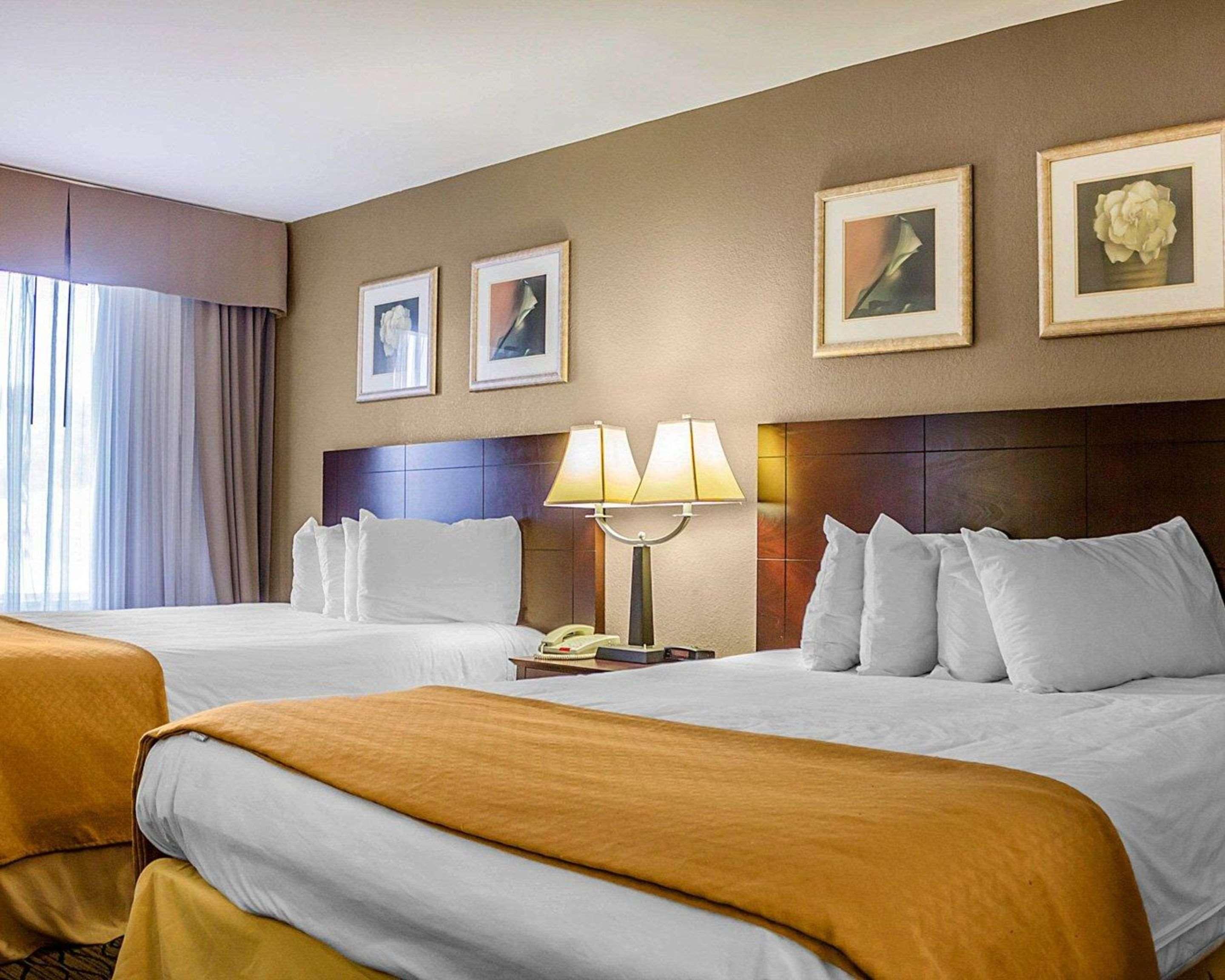 Quality Inn ווטרבורי מראה חיצוני תמונה