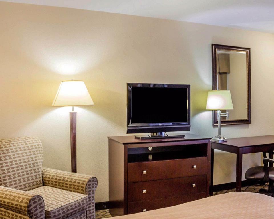 Quality Inn ווטרבורי מראה חיצוני תמונה