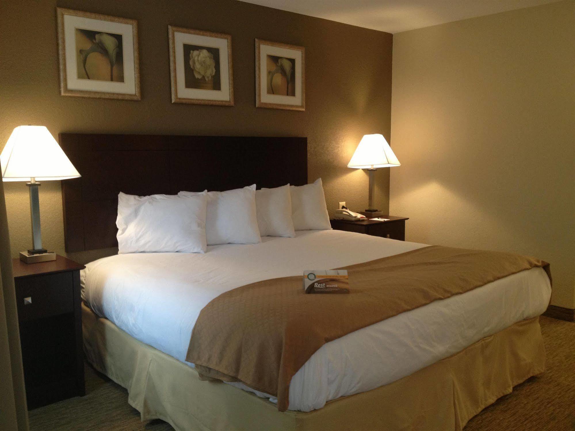 Quality Inn ווטרבורי מראה חיצוני תמונה
